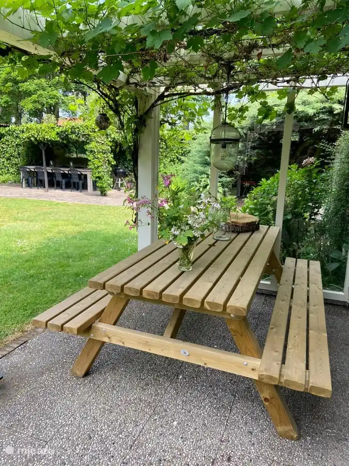 Hertenhoeve Lage Mierde NL . Traubenveranda neben dem Wohnzimmer