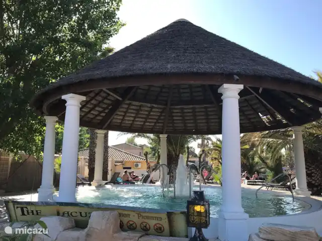 mobil home / caravana en Francia, Hérault, Cap d'Agde – Amplia casa móvil Les Sables d'Or Jacuzzi