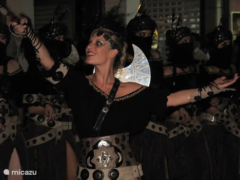 Fiesta : Procession des Maures et des Chrétiens à Villajoyosa