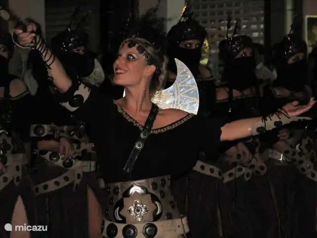 App 'La Vila' - dans un endroit merveilleux | Espagne, Costa Blanca, Villajoyosa - appartement Fiesta : Procession des Maures et des Chrétiens à Villajoyosa