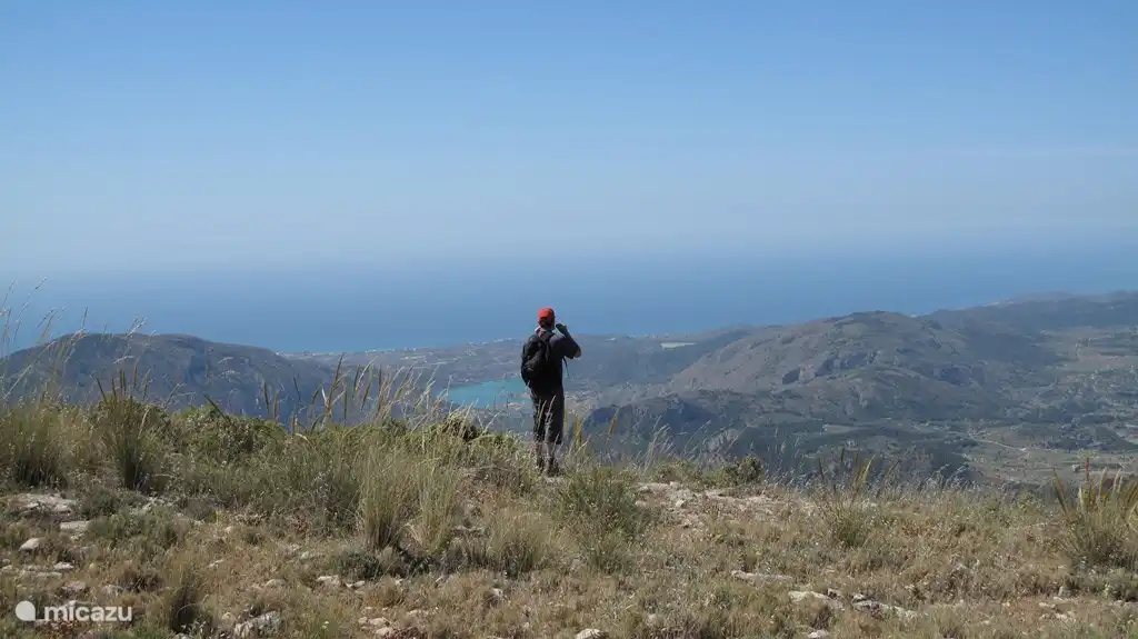 C'est aussi la Costa Blanca où vous pourrez faire de belles promenades dans l'arrière-pays.