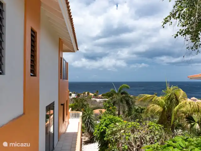 Villa Trupial huren in Curaçao, Banda Abou (west), Coral Estate, Rif St.Marie - villa Zijkant van de villa