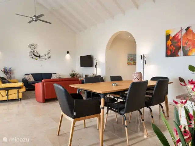 Villa Trupial huren in Curaçao, Banda Abou (west), Coral Estate, Rif St.Marie - villa Woonkamer met eettafel