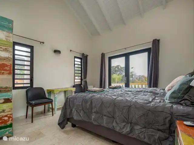 Villa Trupial huren in Curaçao, Banda Abou (west), Coral Estate, Rif St.Marie - villa Slaapkamer 2 met kingsize bed 180x210 en eigen badkamer