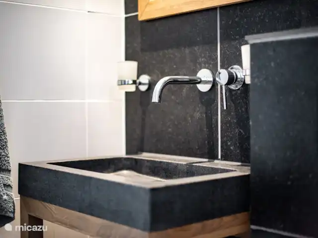 Villa Trupial huren in Curaçao, Banda Abou (west), Coral Estate, Rif St.Marie - villa Badkamer 2, 3, en 4 zijn qua uitvoering identiek