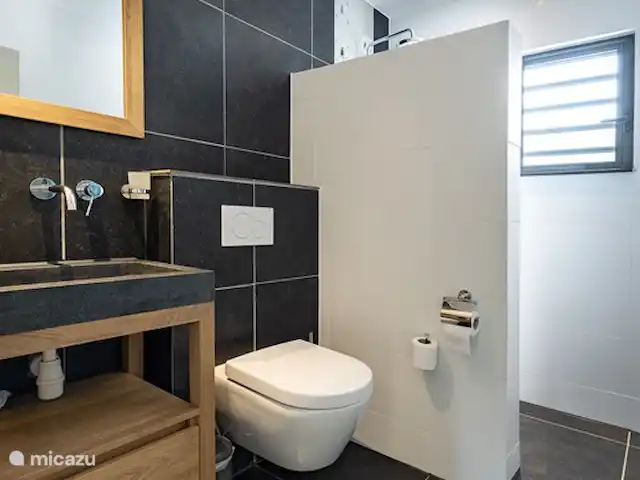 Villa Trupial huren in Curaçao, Banda Abou (west), Coral Estate, Rif St.Marie - villa Badkamer 2, 3, en 4 zijn qua uitvoering identiek