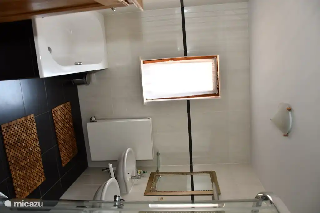 ba&#241;o con ba&#241;era