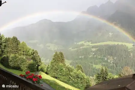 Vakantiehuis Zwitserland, Wallis, Champéry chalet Les Deux Sources zomerdag