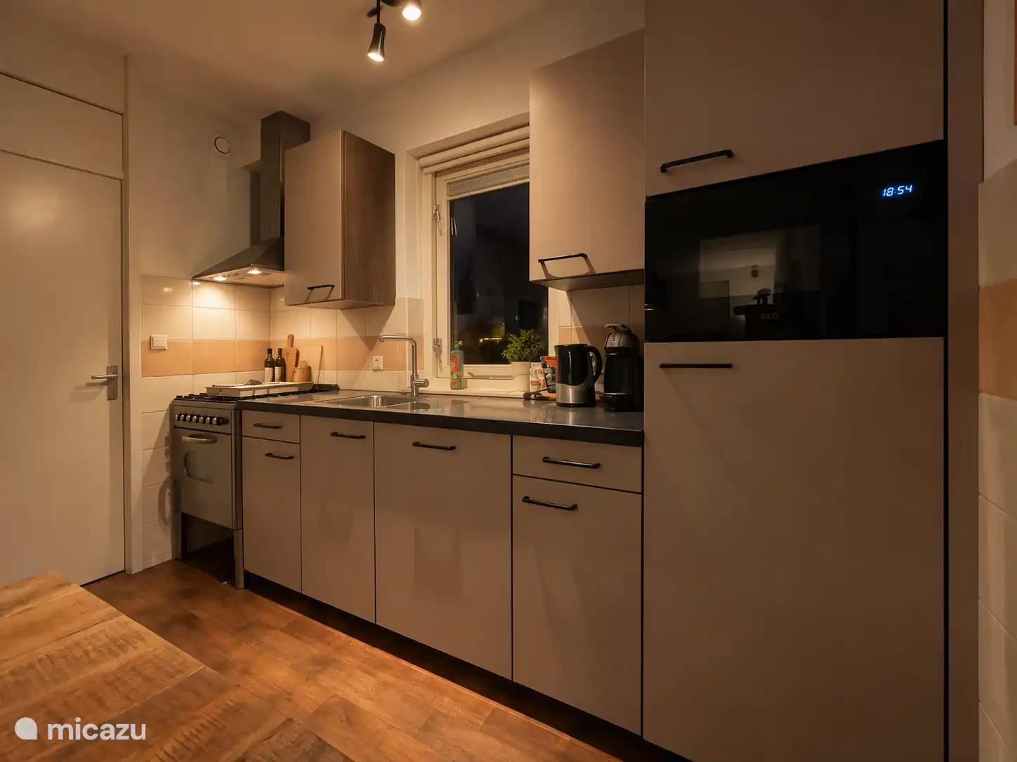 Goed uitgeruste keuken, van alle gemakken voorzien.