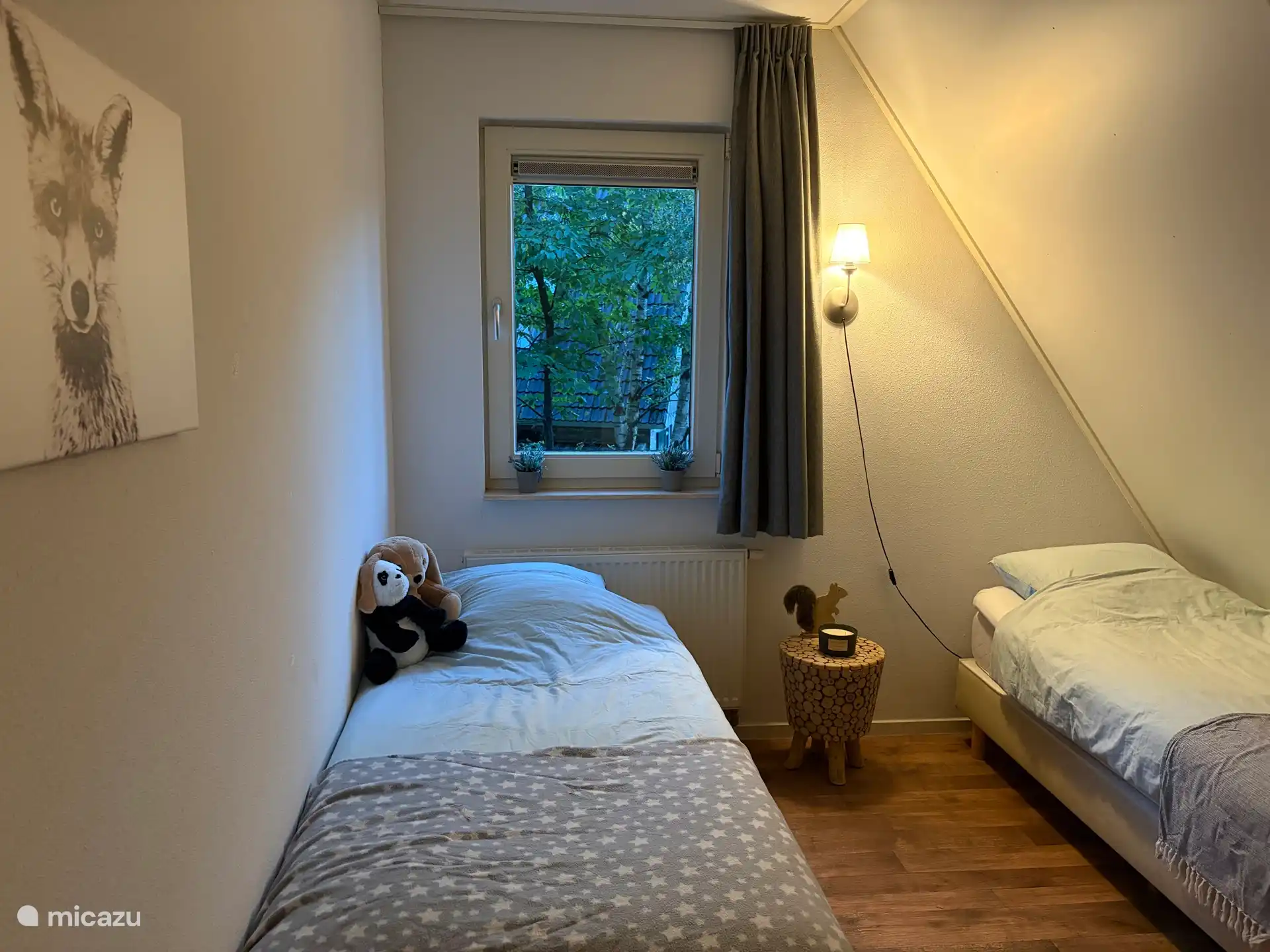 Slaapkamer 2 met twee éénpersoonsbedden