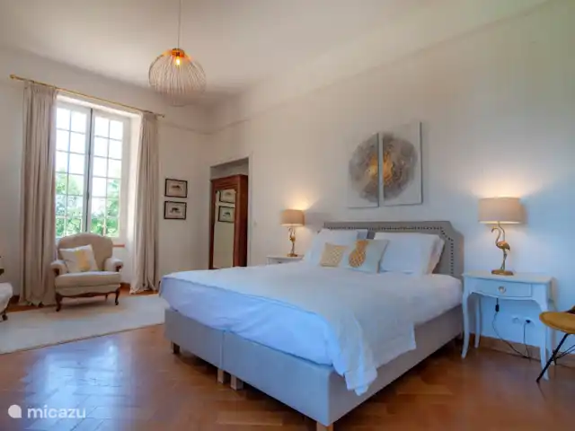 Chateau Gites Escudes en Francia, Tarn-et-Garonne, Vigueron - casa de campo / castillo Dormitorio Toque de oro Suite