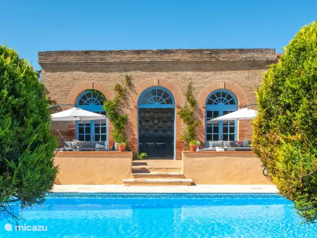 Chateau Gites Escudes en Francia, Tarn-et-Garonne, Vigueron - casa de campo / castillo Bar piscina con cocina
