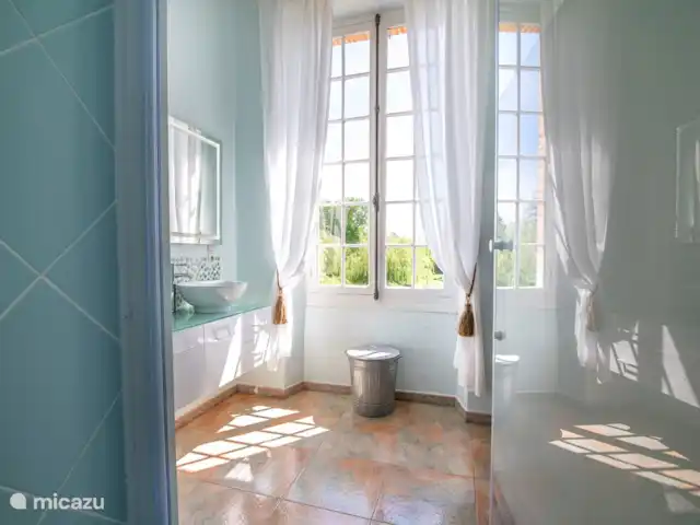 Chateau Gites Escudes en Francia, Tarn-et-Garonne, Vigueron - casa de campo / castillo Vista baño 4 de Suite