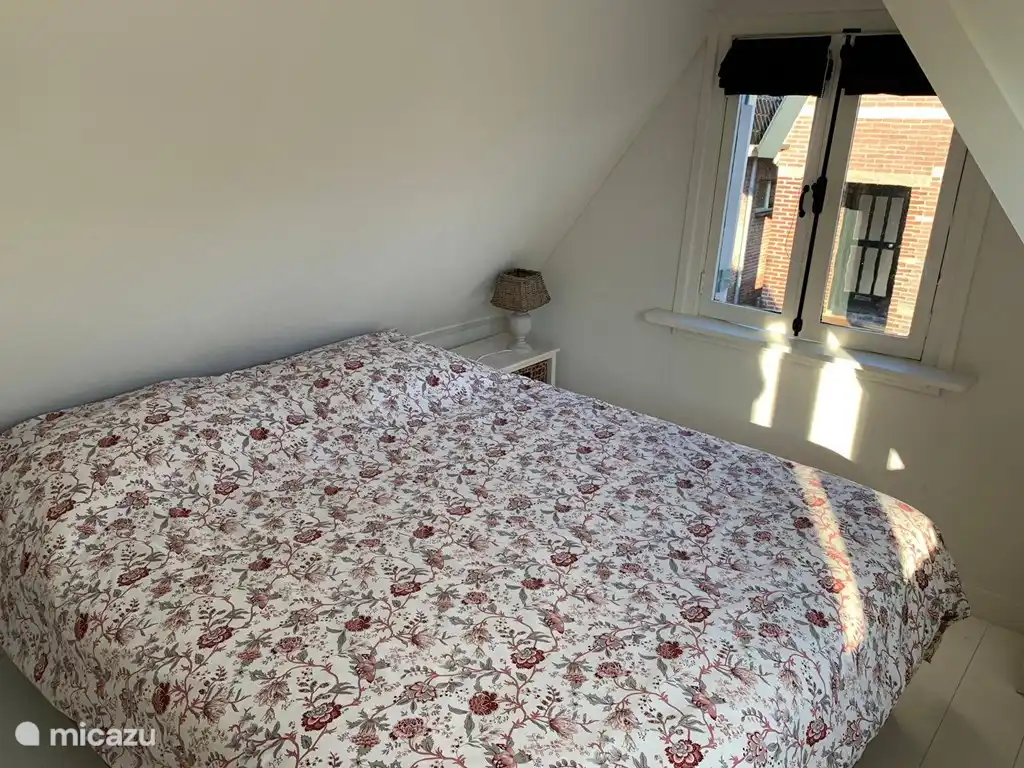 slaapkamer met bed 160 x 200