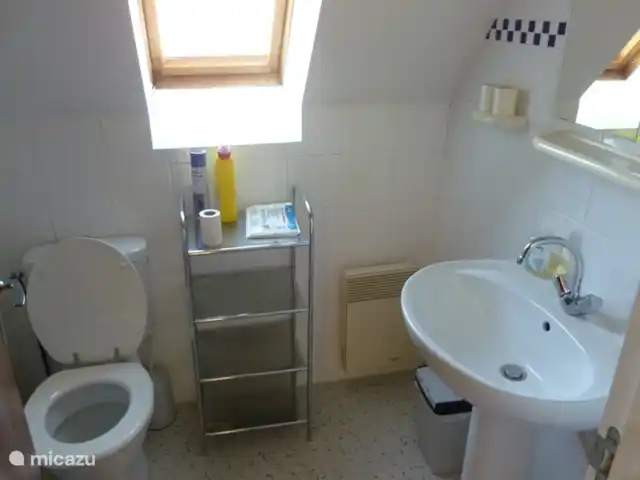 Wajut en Francia, Dordoña, Saint-Julien-De-Lampon - casa vacacional baño arriba