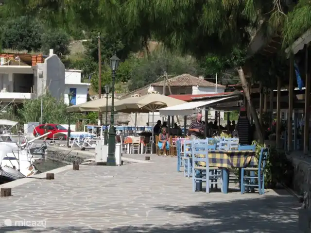 Grèce divine - App. Haut de page | Grèce, Péloponnèse, Archaia Epidavros - maison de vacances port d'Epidaure où vous pourrez déguster un délicieux repas ou boire un verre dans l'un des nombreux restaurants.