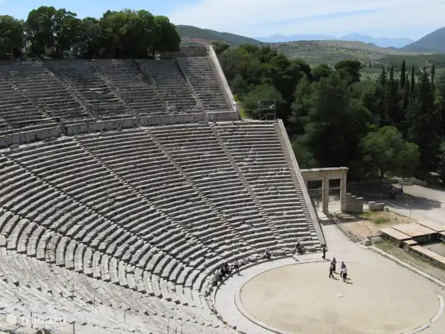 Grèce divine - App. Haut de page | Grèce, Péloponnèse, Archaia Epidavros - maison de vacances L'ancien amphithéâtre d'Epidaure est mondialement connu pour son acoustique étonnante.