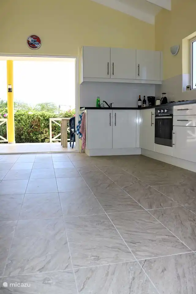 Voll ausgestattete Küche