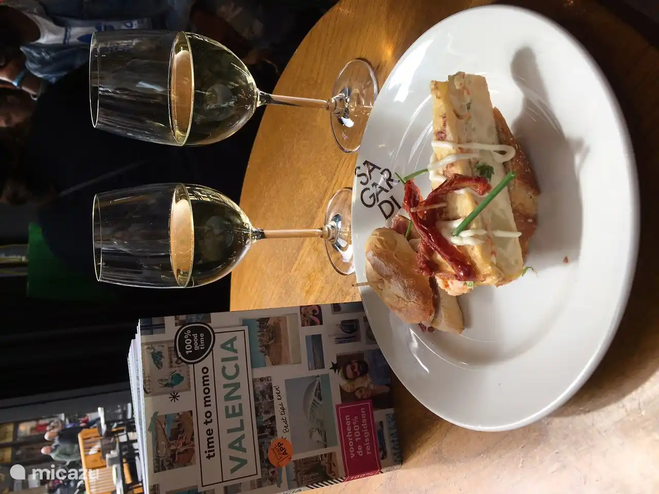 Valencia (40 minutes by car or train)