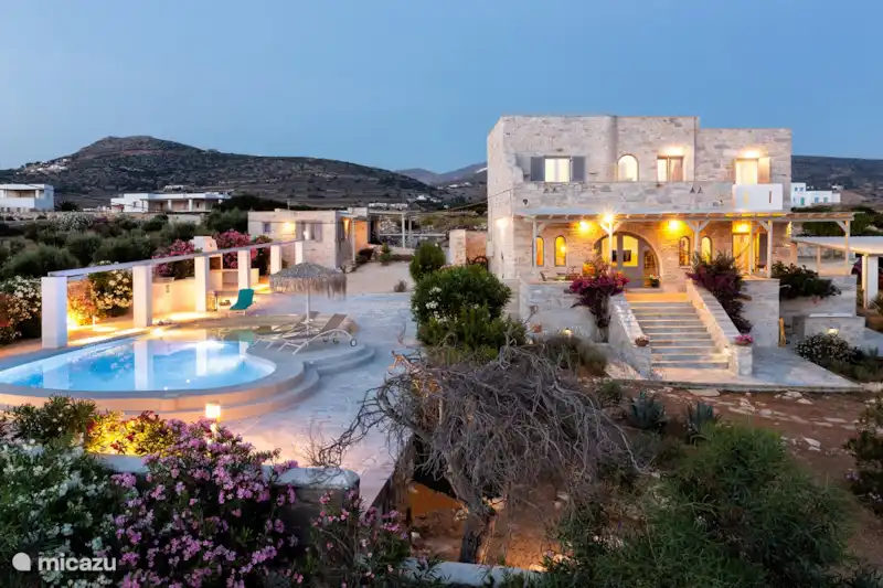 Rent Aegean sea shell in Paros, Cyclades. | Micazu