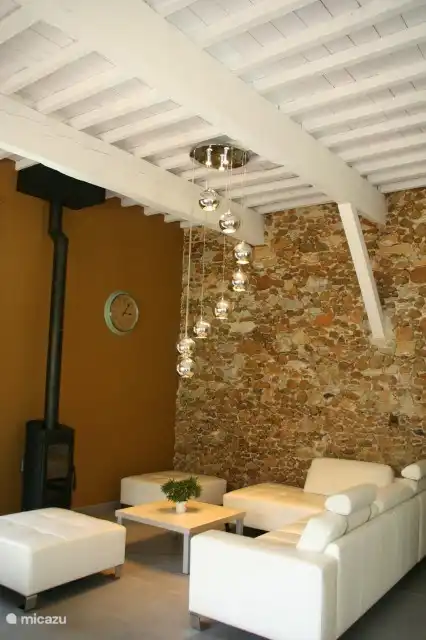 In de winter gratis hout ter beschikking voor het houtkachel (er is ook vloerverwarming aanwezig)