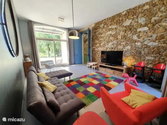 Castillo Portos en el sur de Francia en Francia, Tarn, Cahuzac - casa vacacional Sala de televisión