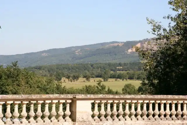 Zicht op de Montagne Noire van in de tuin