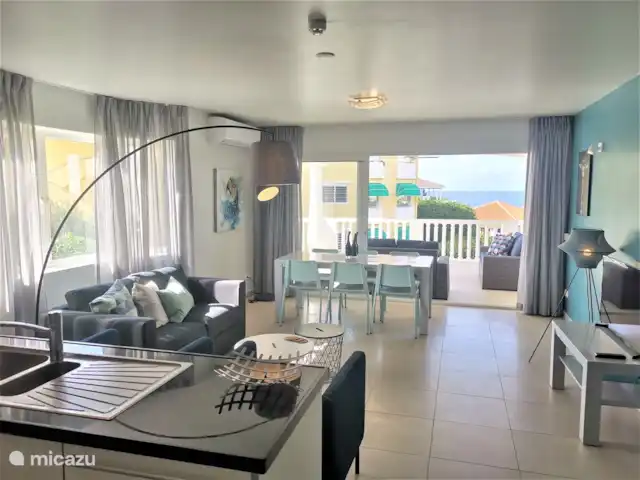 Apartamento Blue Bay con vistas al mar en Curazao, Curazao Centro, Blue Bay - apartamento sala de estar