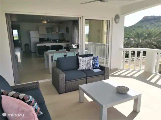 Apartamento Blue Bay con vistas al mar en Curazao, Curazao Centro, Blue Bay - apartamento el balcón con una hermosa vista