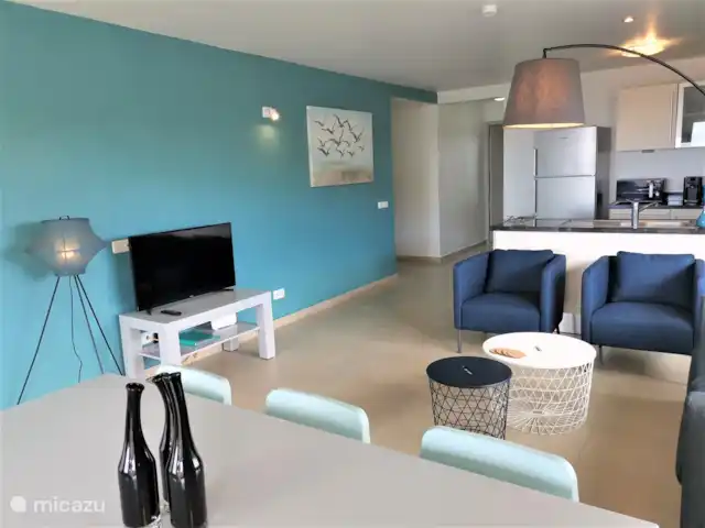 Apartamento Blue Bay con vistas al mar en Curazao, Curazao Centro, Blue Bay - apartamento sala de estar con cocina abierta