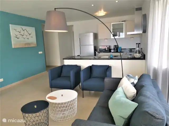 Apartamento Blue Bay con vistas al mar en Curazao, Curazao Centro, Blue Bay - apartamento sala de estar con cocina abierta
