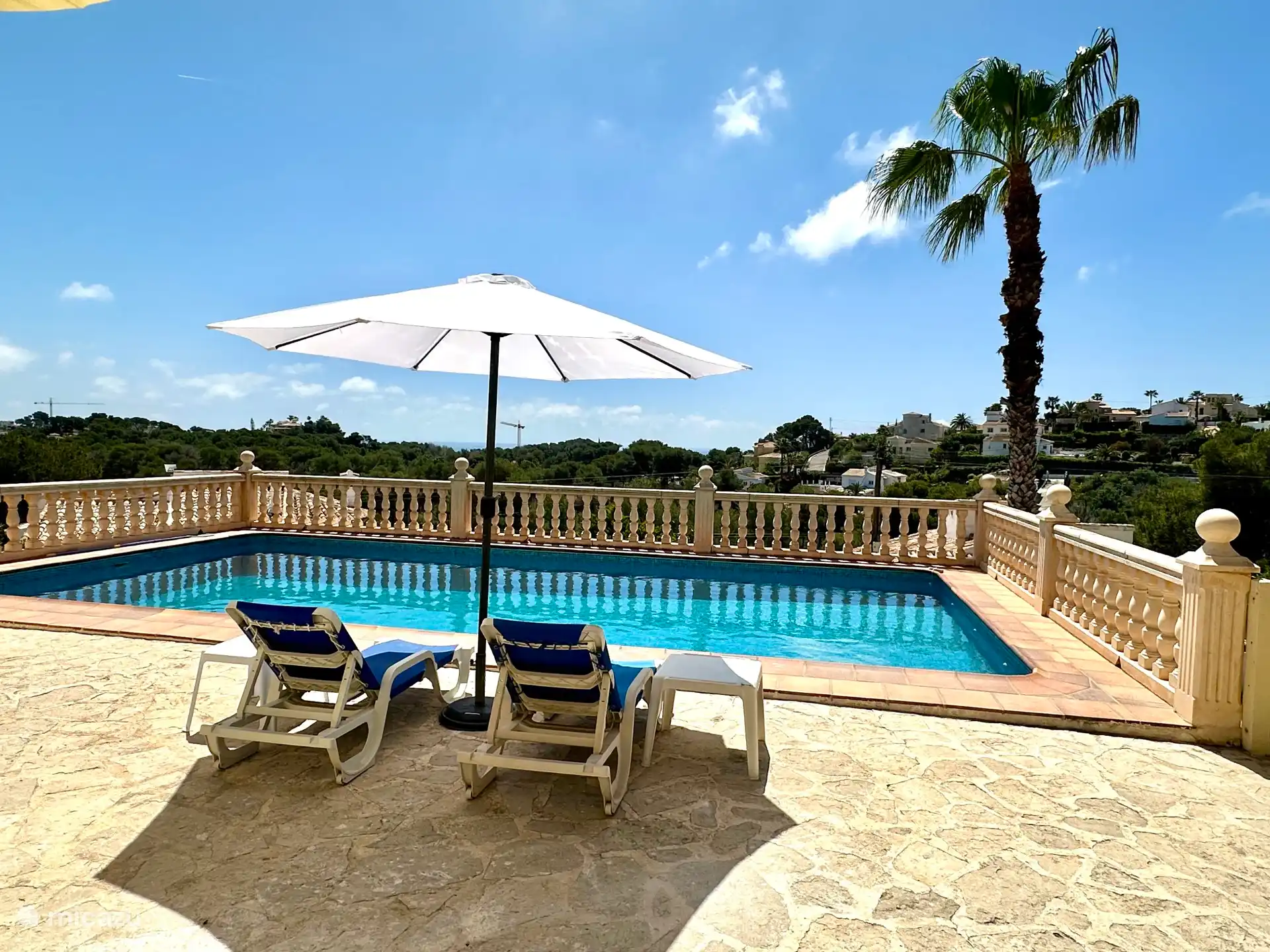 Vista despejada, disfruta de tu propia piscina.