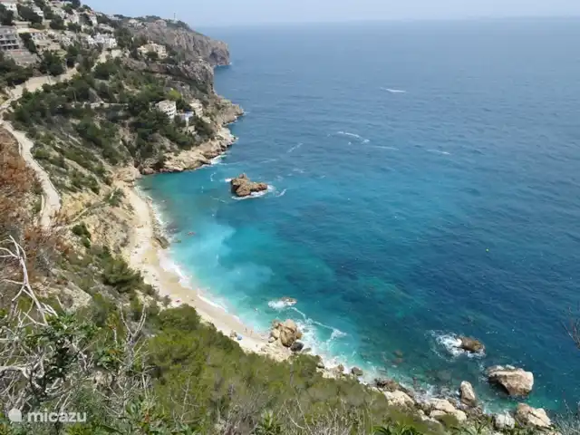 Vista Brillante avec une vue dégagée | Espagne, Costa Blanca, Jávea - villa La plage d'Ambolo est accessible en 5 minutes. Seulement 1 des nombreuses petites plages / baies à proximité immédiate.