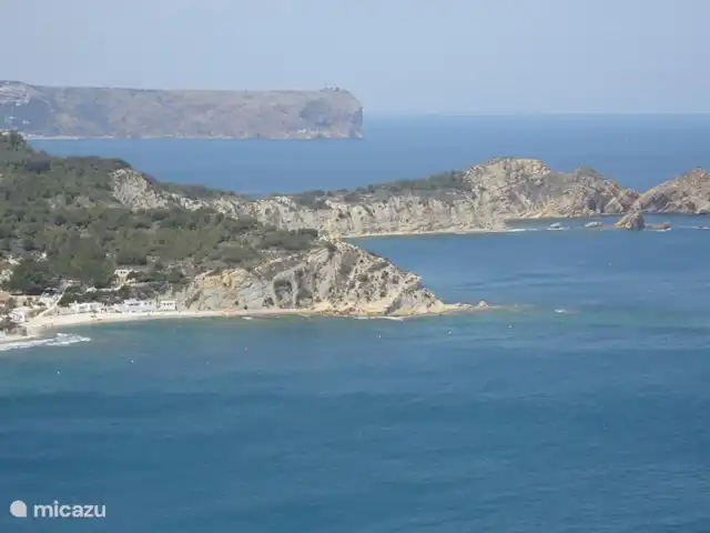 Vista Brillante avec une vue dégagée | Espagne, Costa Blanca, Jávea - villa La plage de La Baracca est accessible en 5 minutes. Bel endroit agréable avec un charmant restaurant / bar et un beau coucher de soleil.
