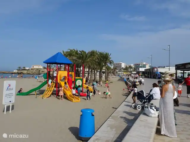 Vista Brillante avec une vue dégagée | Espagne, Costa Blanca, Jávea - villa Boulevard spacieux et soigné avec des terrasses confortables, des bars, des restaurants et des soirées dansantes.