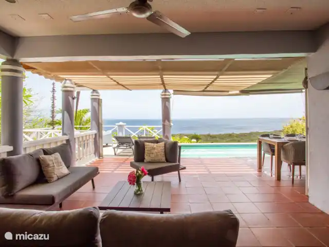 Villa Coral Breeze huren in Curaçao, Banda Abou (west), Coral Estate, Rif St.Marie - villa Overdekt terras aan zwembad met zeezicht