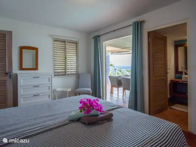Villa Coral Breeze huren in Curaçao, Banda Abou (west), Coral Estate, Rif St.Marie - villa Masterbedroom met zeezicht