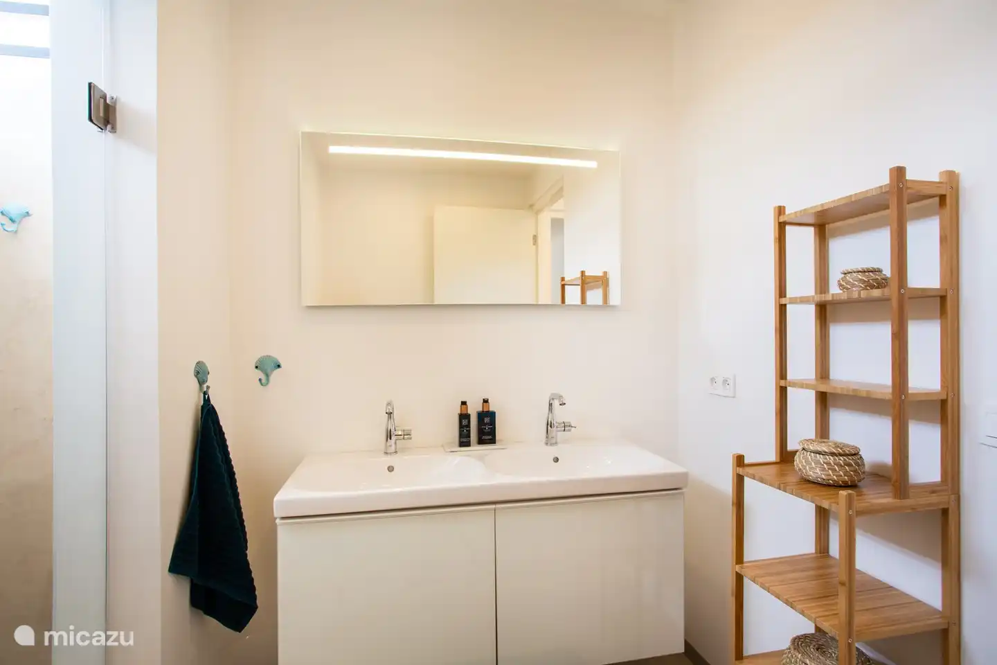 Salle de bain au rez-de-chaussée