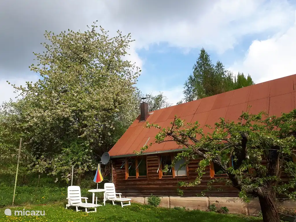 cabaña de troncos Jerén