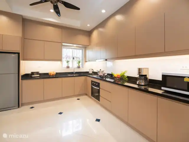 Villa Bos vlak aan het strand huren in Thailand, Oostelijke Golfkust, Pattaya - villa Kitchen