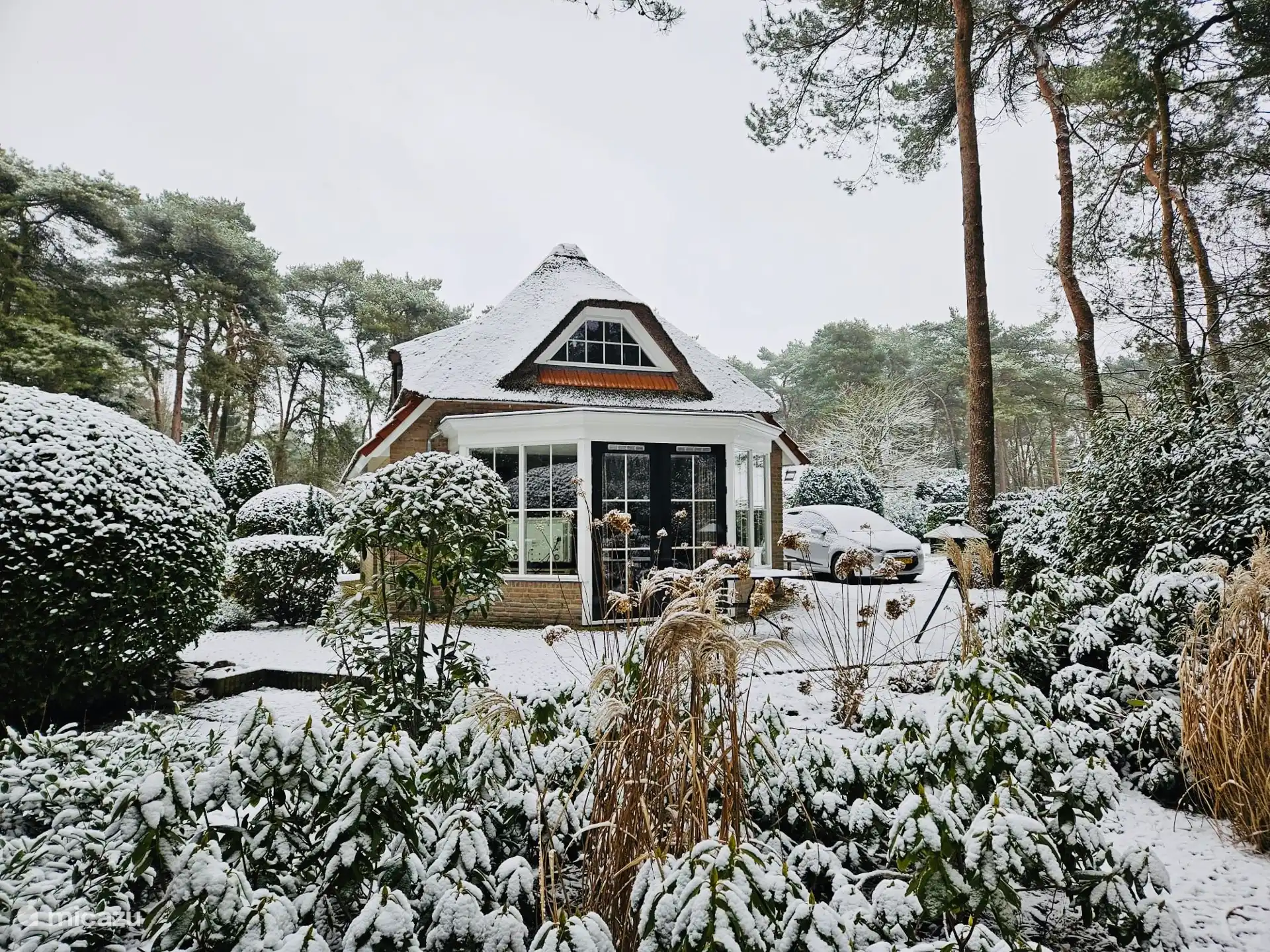 Huize Beerze in de sneeuw