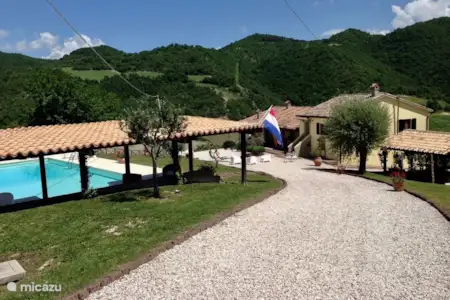 Vakantiehuis Italië, Marche, Fossombrone appartement Casa Gialla Sopra Vakantiehuis Italië, Marche, Fossombrone appartement Casa Gialla Sopra