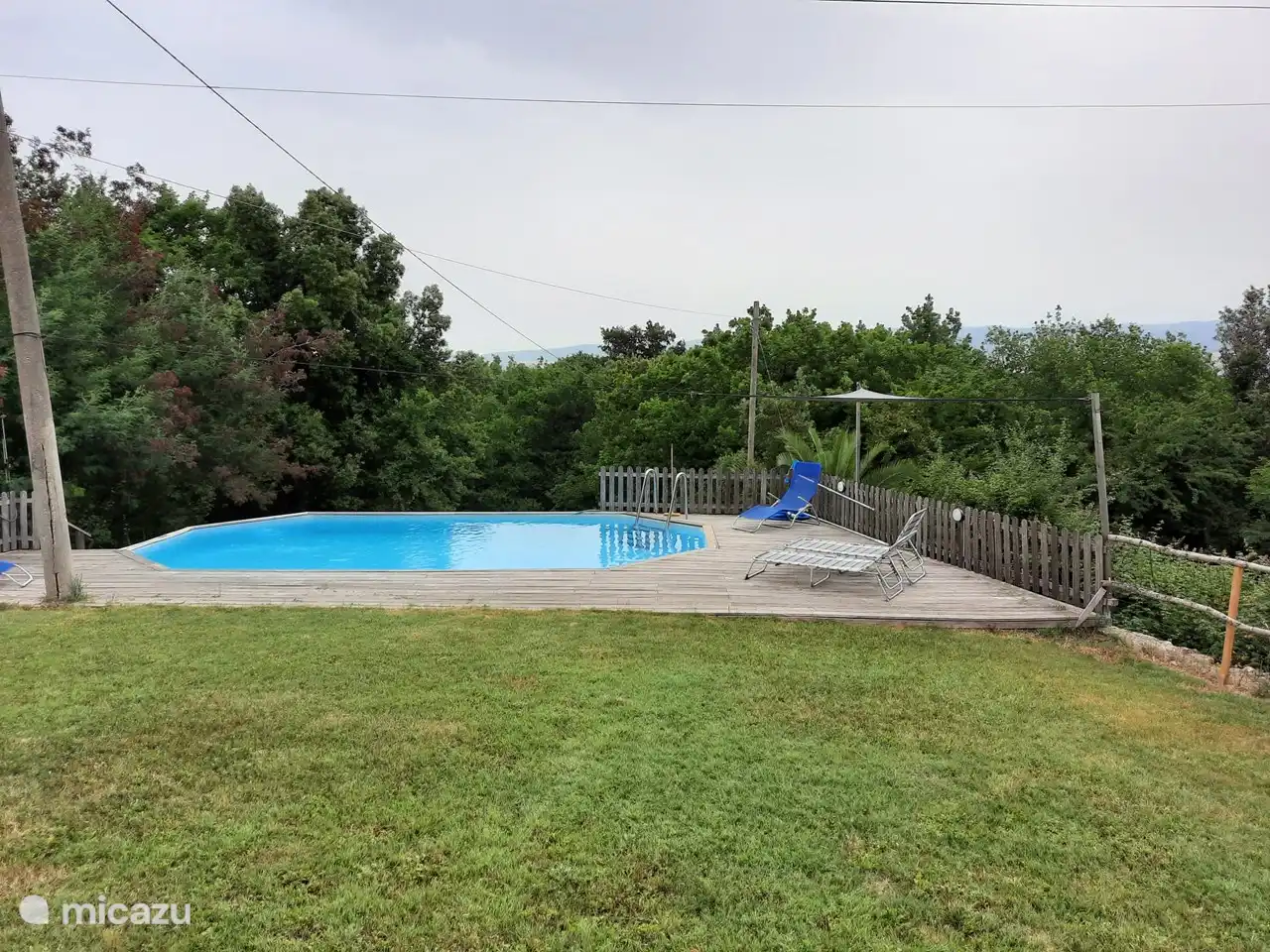  Piscina privada, profundidad 1,5 m. 