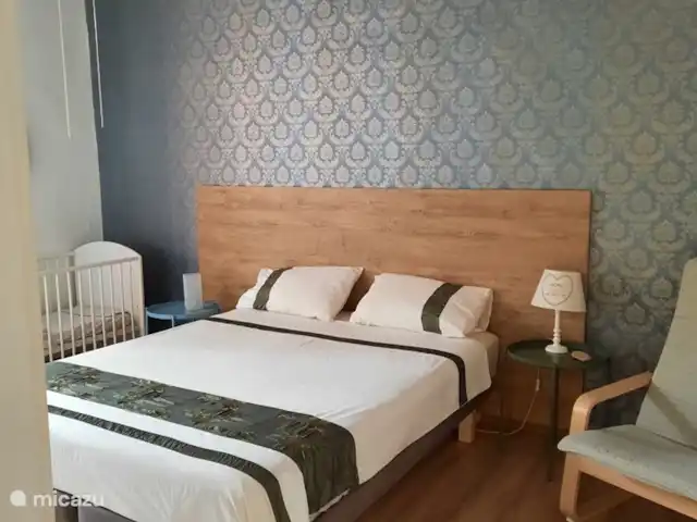 Des vacances parfaites en Toscane | Italie, Toscane, Rosignano Marittimo - maison de vacances Chambre 1 : lit double et lit bébé