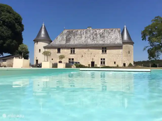 Maison d’hôtes du château à louer | France, Indre-et-Loire, Chinon - maison de vacances Maison d’hôtes du château à louer | France, Indre-et-Loire, Chinon - maison de vacances