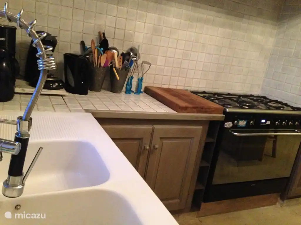 Abschnitt der Küche.