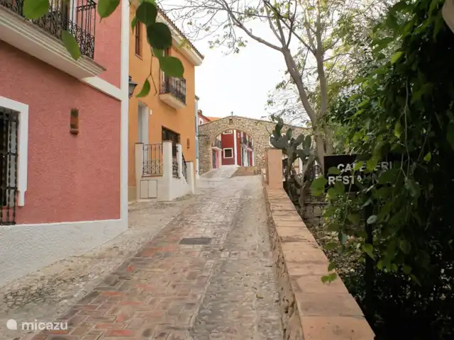 VUE MER ENSOLEILLÉE avec grande terrasse sur le toit | Espagne, Costa Blanca, El Campello - appartement Notre complexe dispose également d'une aire de jeux pour enfants, mais les nouveaux voisins en ont également une devant l'entrée