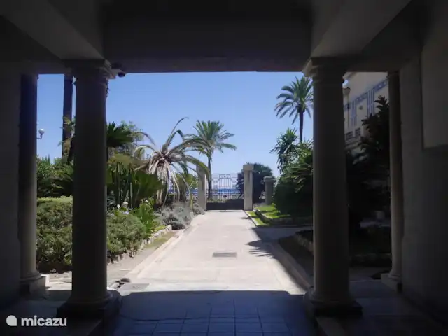 Maravilloso apartamento junto al mar en Niza en Francia, Costa Azul, Niza  - apartamento entrada del edificio