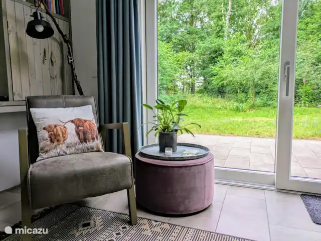 BuitenGewoon huren in Nederland, Drenthe, Westerbork - vakantiehuis Heerlijk plekje om te lezen en even te relaxen.