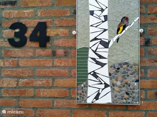 BuitenGewoon huren in Nederland, Drenthe, Westerbork - vakantiehuis De vele vogeltjes rondom de vakantiewoning hebben mij geïnspireerd tot het maken van dit mozaïek.